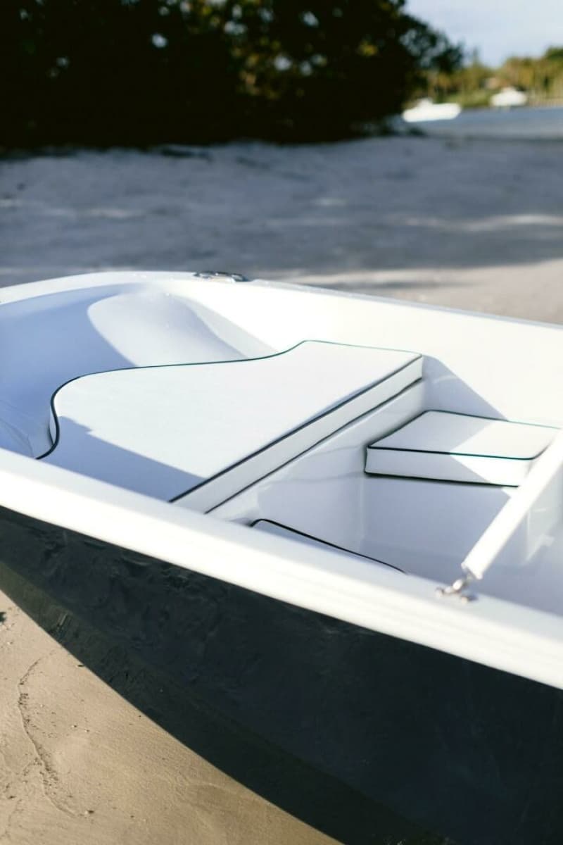 2027 Custom Palm Yachts 17 - Photo 4