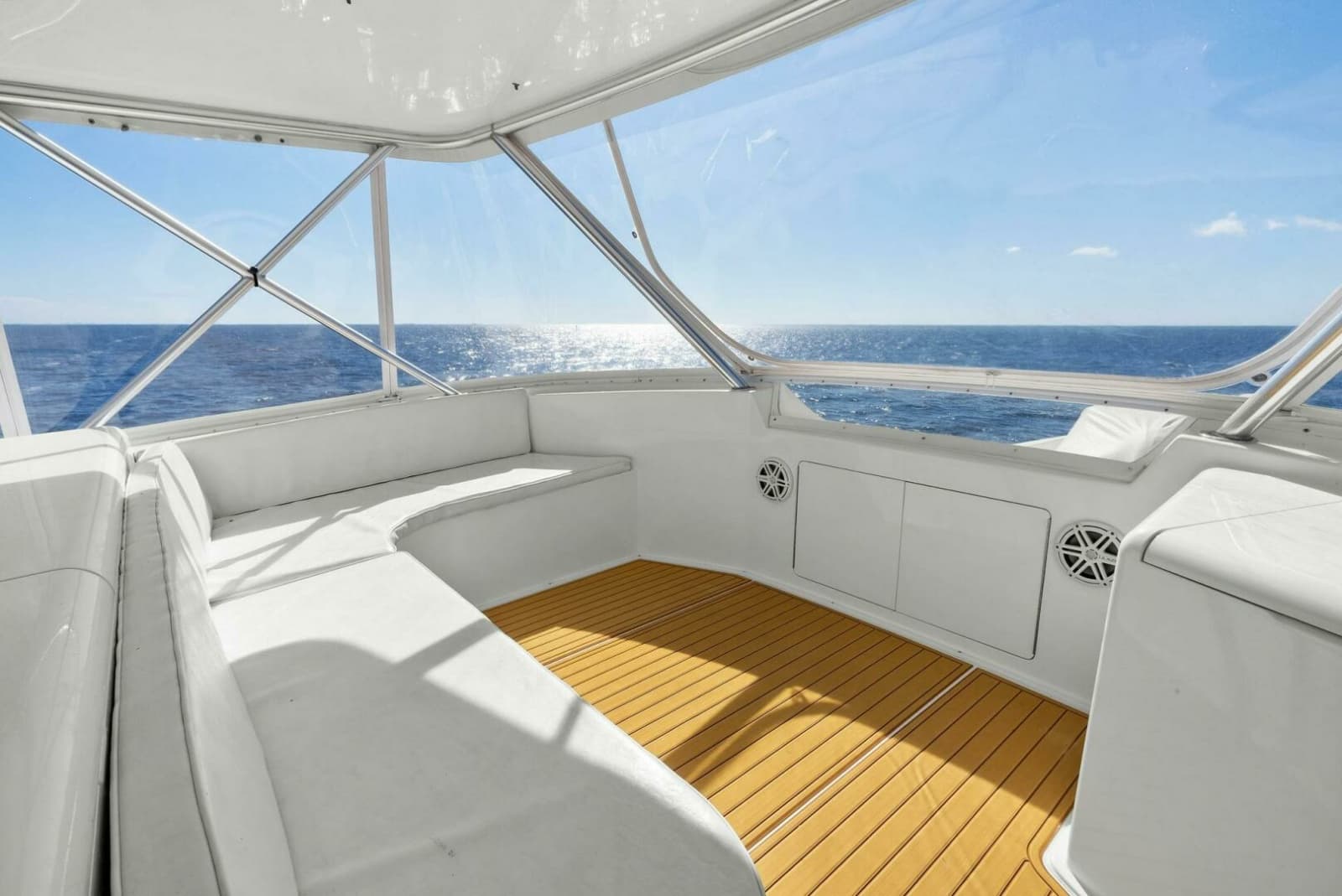 2002 Viking 65 Convertible - Photo 62