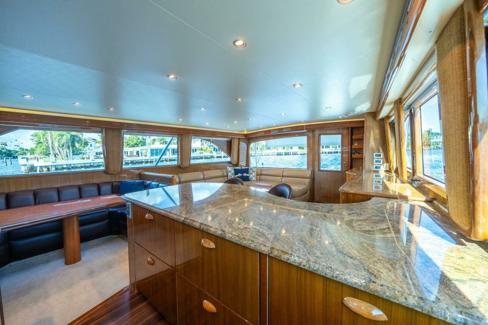 2006 Viking 68 Convertible - Photo 25