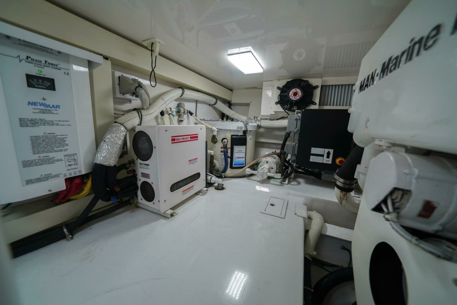 2007 Viking 45 Convertible - Photo 57