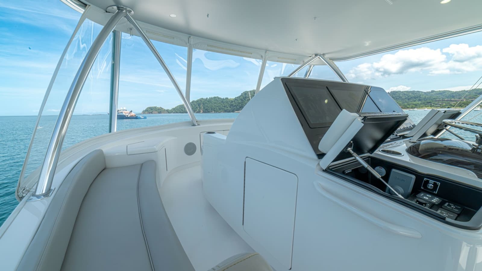 2024 Viking 64 Convertible - Photo 57