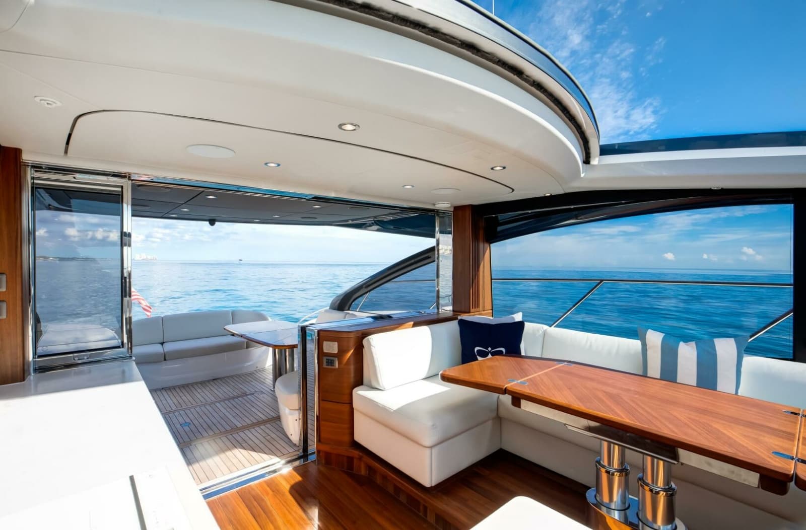 2025 Princess V55 - Photo 3