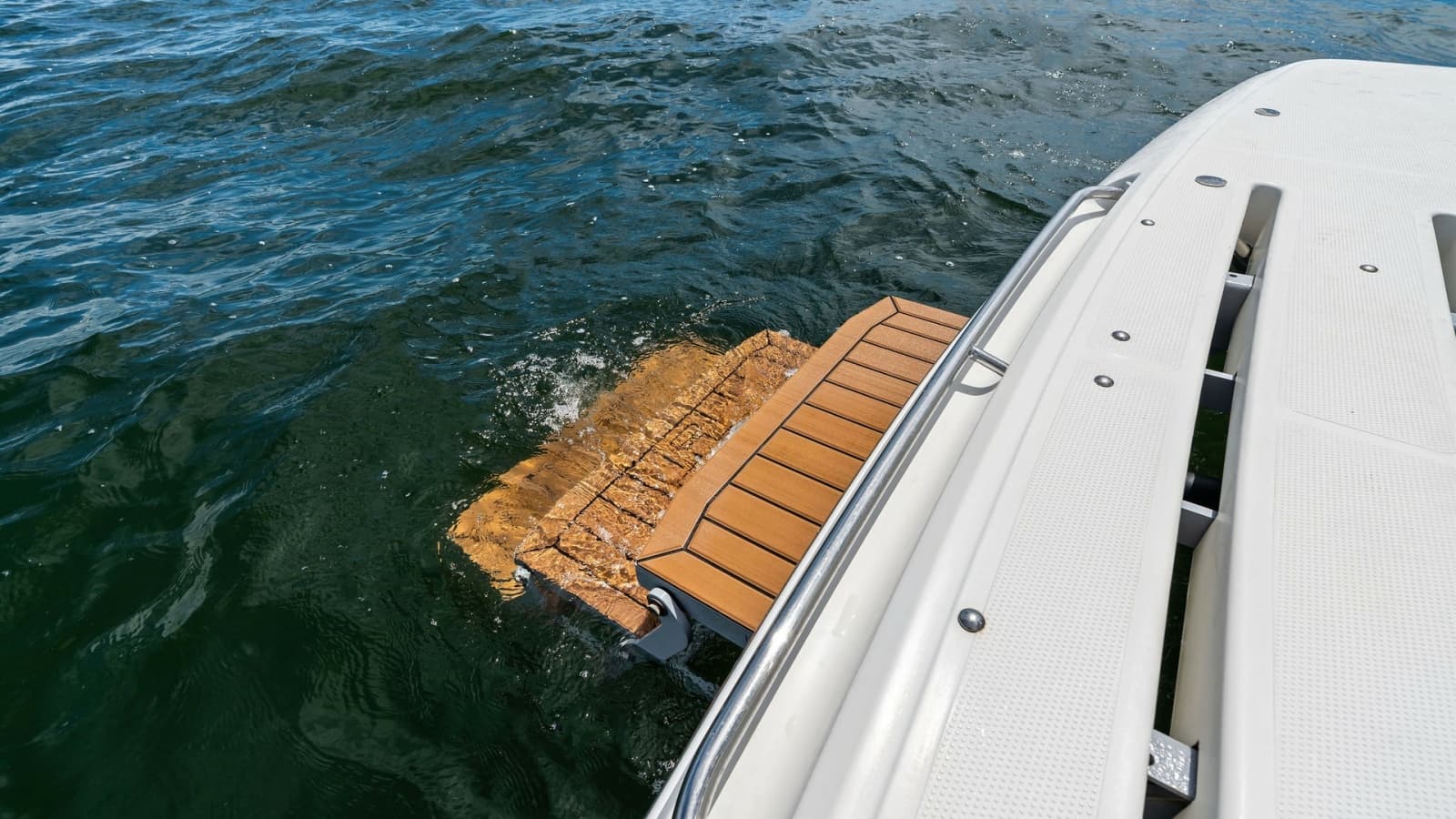 2021 Riviera 57 Enclosed Bridge - Photo 31