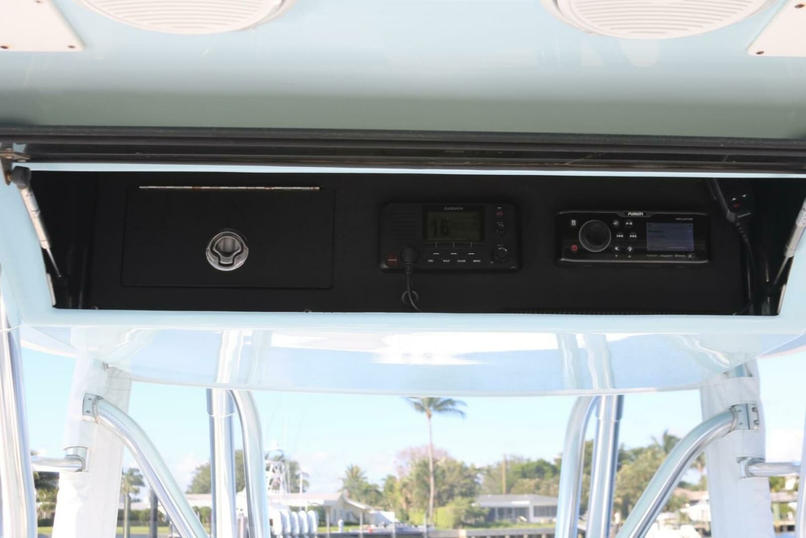 2008 Venture 39 Center Console - Photo 9