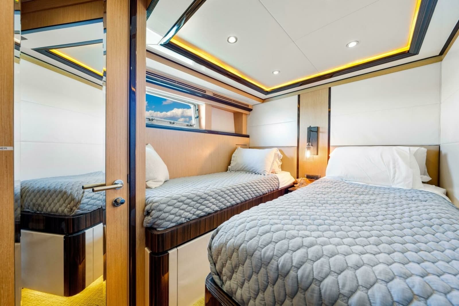 2010 Ocean Alexander 83 Motor Yacht - Photo 39