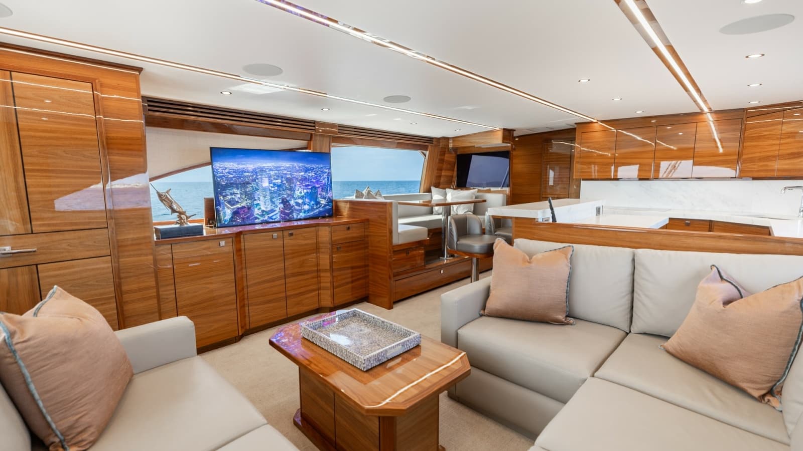 2025 Viking 74 Convertible - Photo 6
