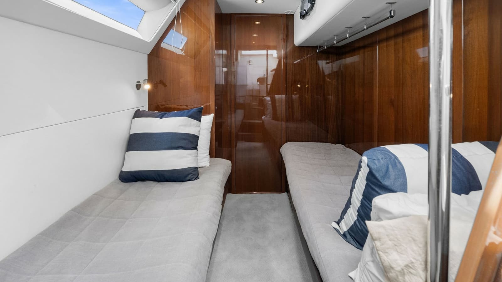 2016 Princess 64 Flybridge - Photo 85