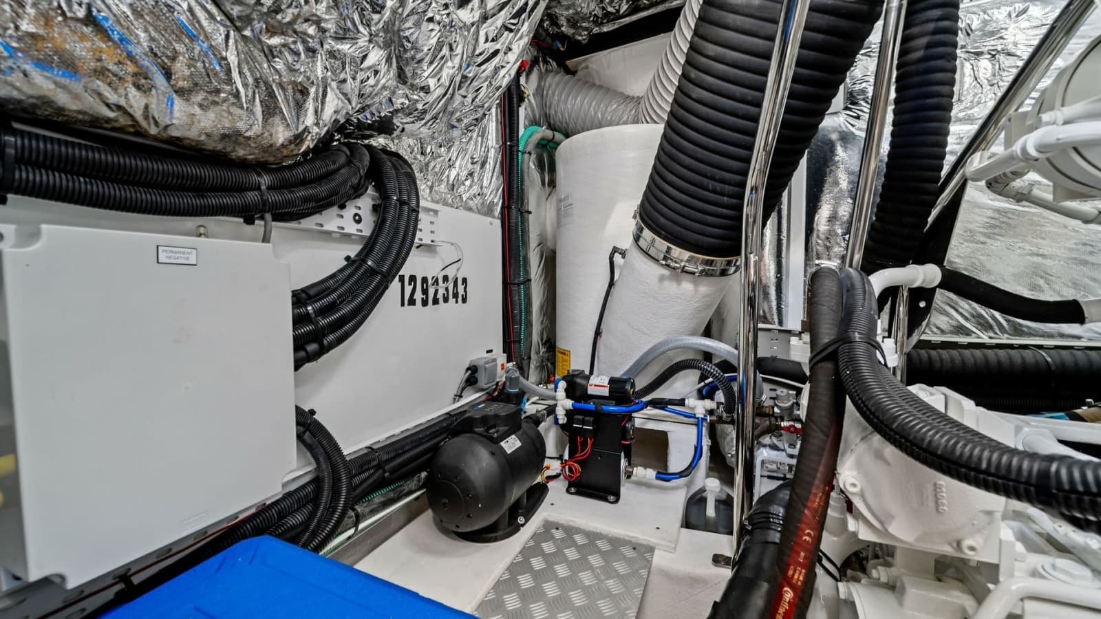 2019 Princess V65 - Photo 44