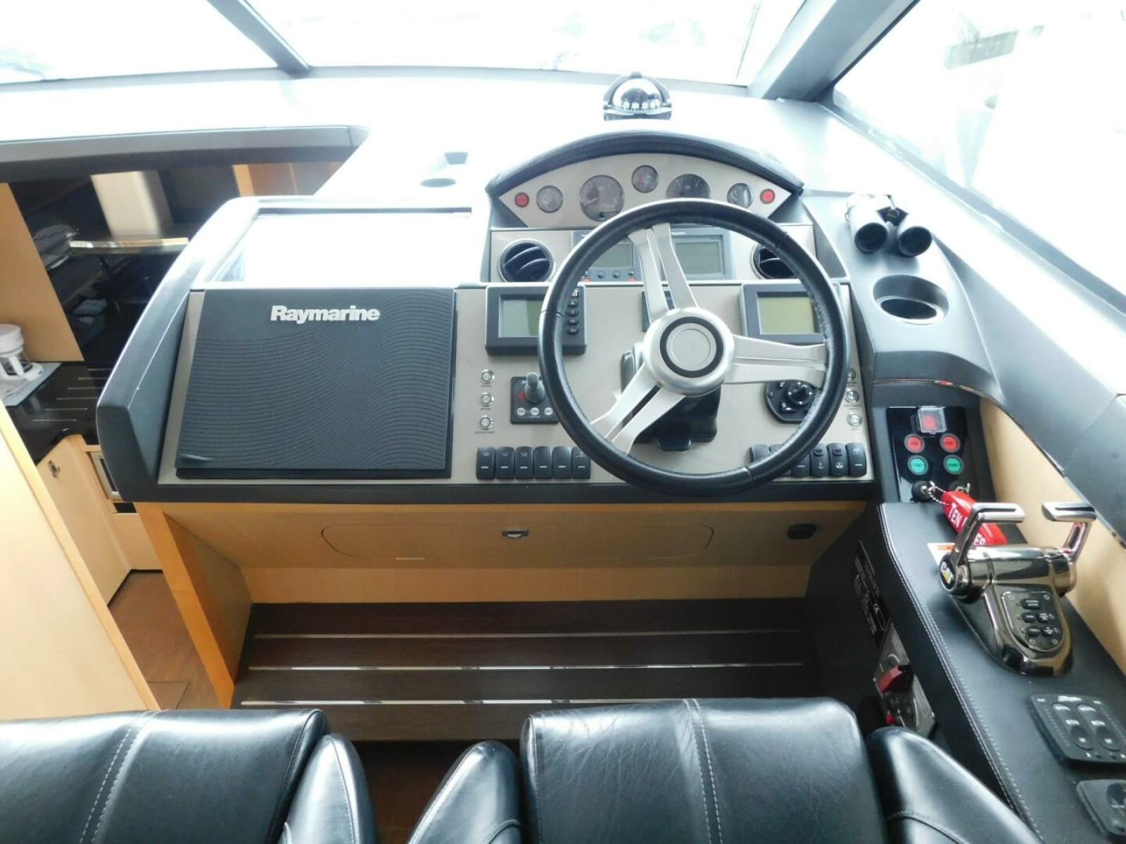 2011 Princess V52 - Photo 14