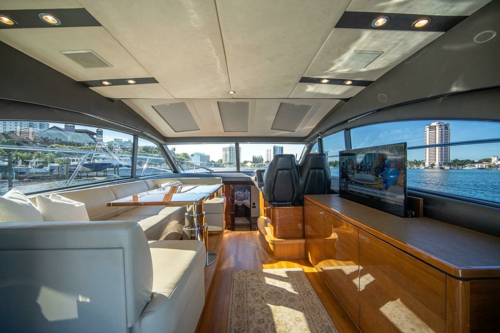 2016 Princess V48 - Photo 11