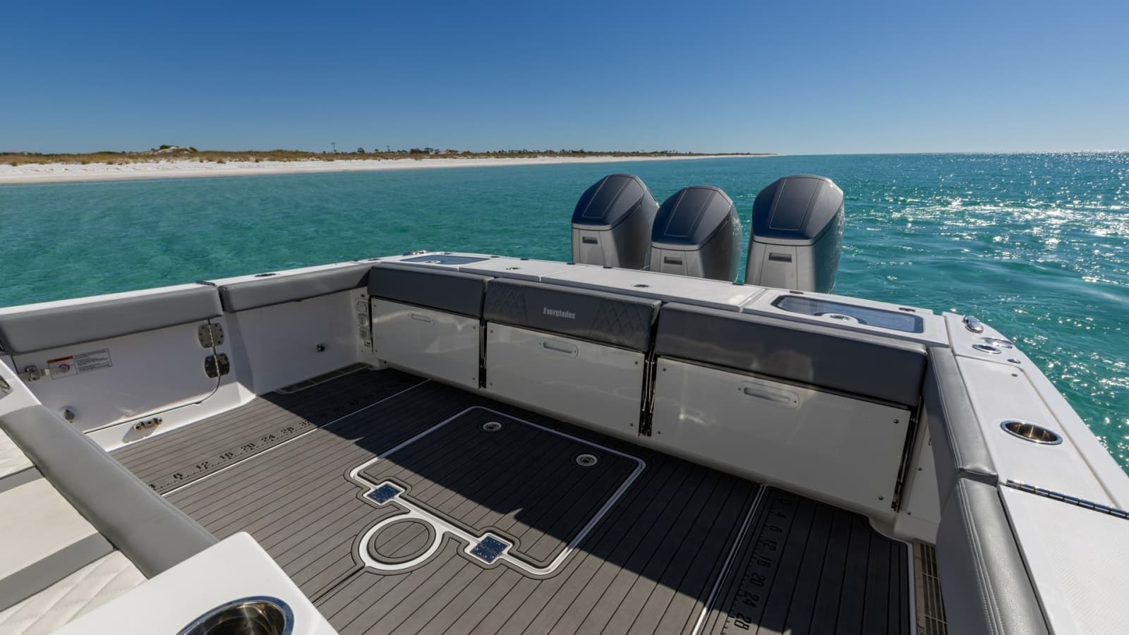 2024 Everglades 455 Center Console - Photo 26