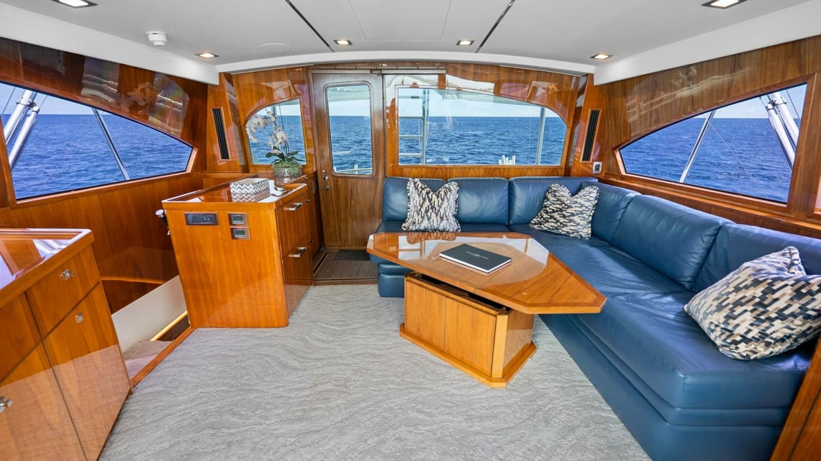 2017 Viking 92 Enclosed Bridge - Photo 22