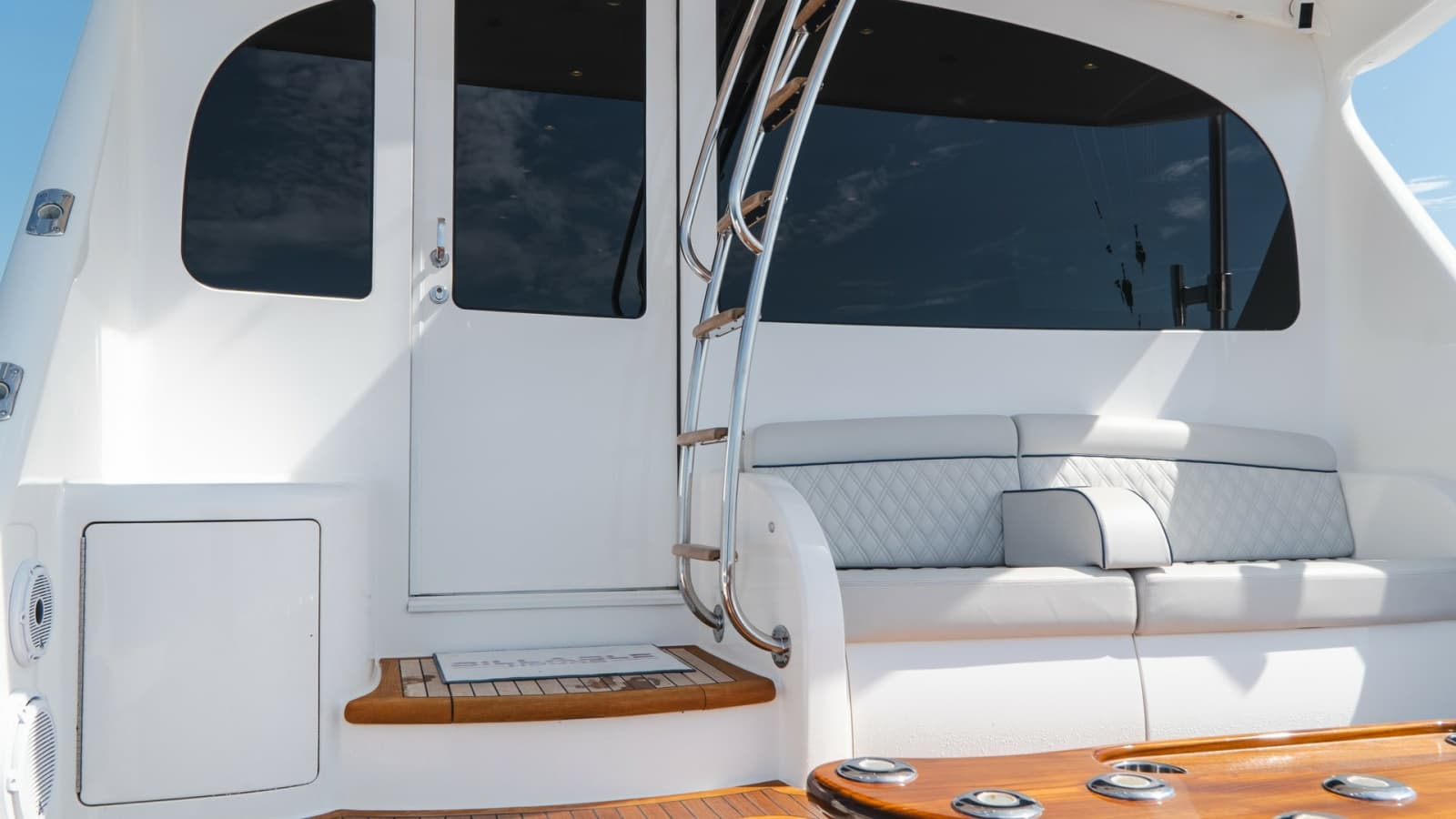 2014 Viking 66 Convertible - Photo 30