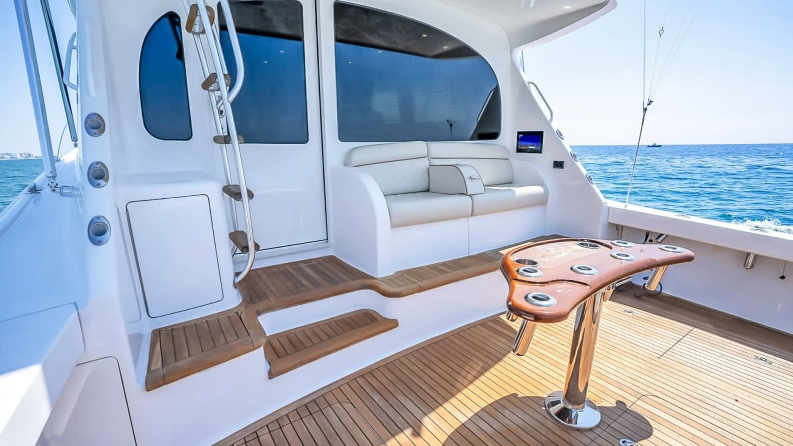 2021 Viking 48 Convertible - Photo 3