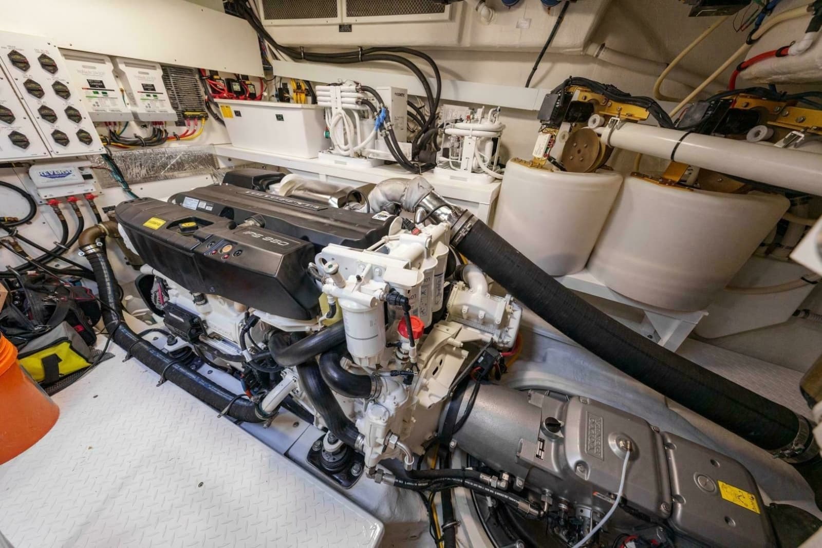 2019 Cruisers Yachts 60 Cantius - Photo 54