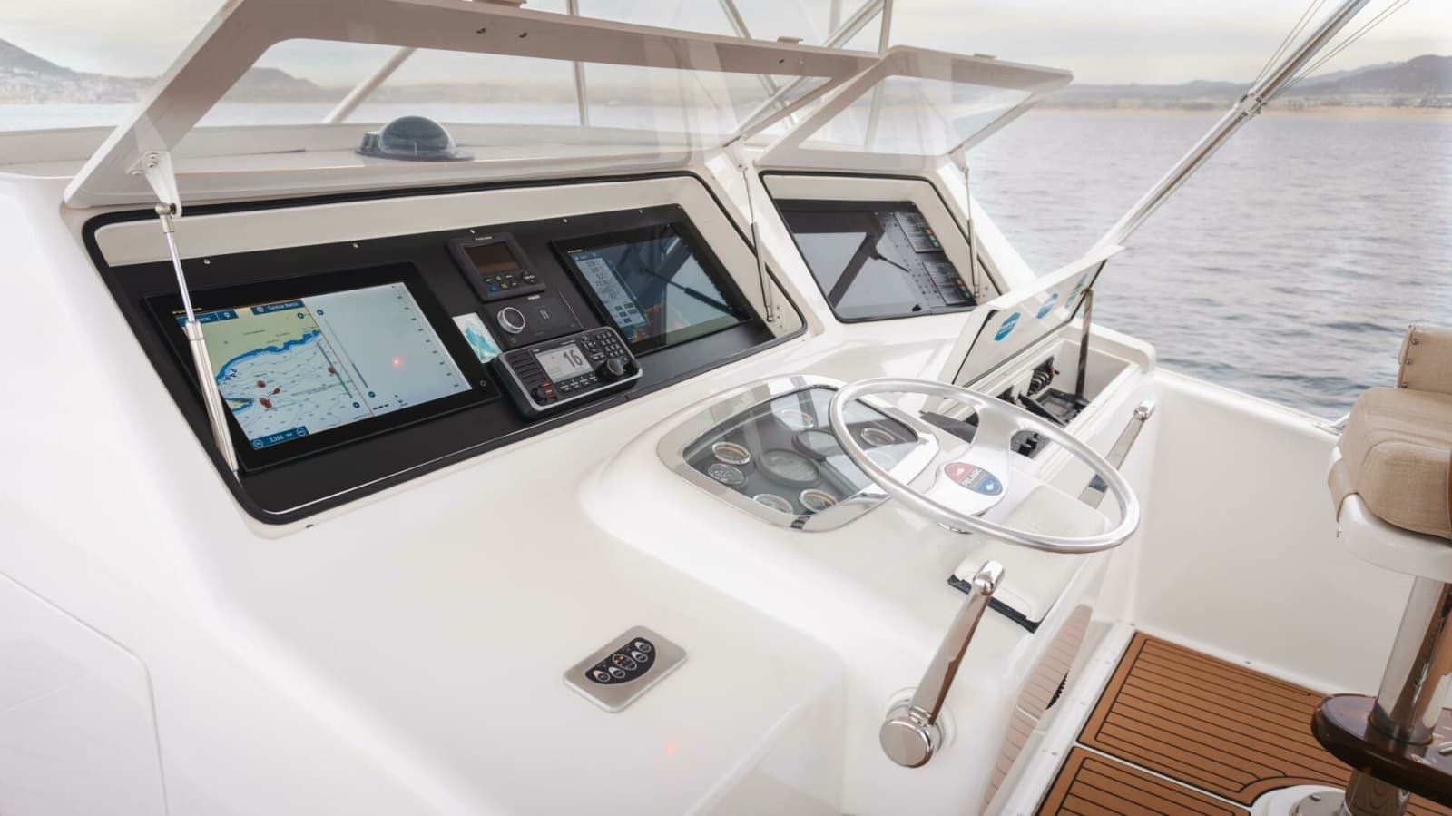 2000 Viking 55 Convertible - Photo 5