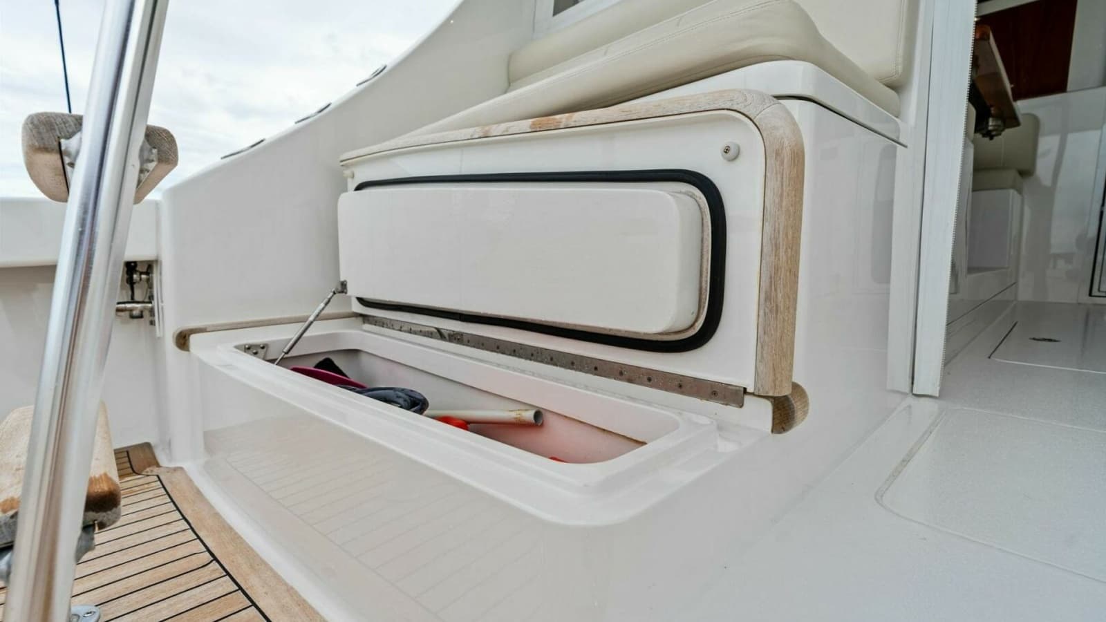 2021 Viking 46 Billfish - Photo 41