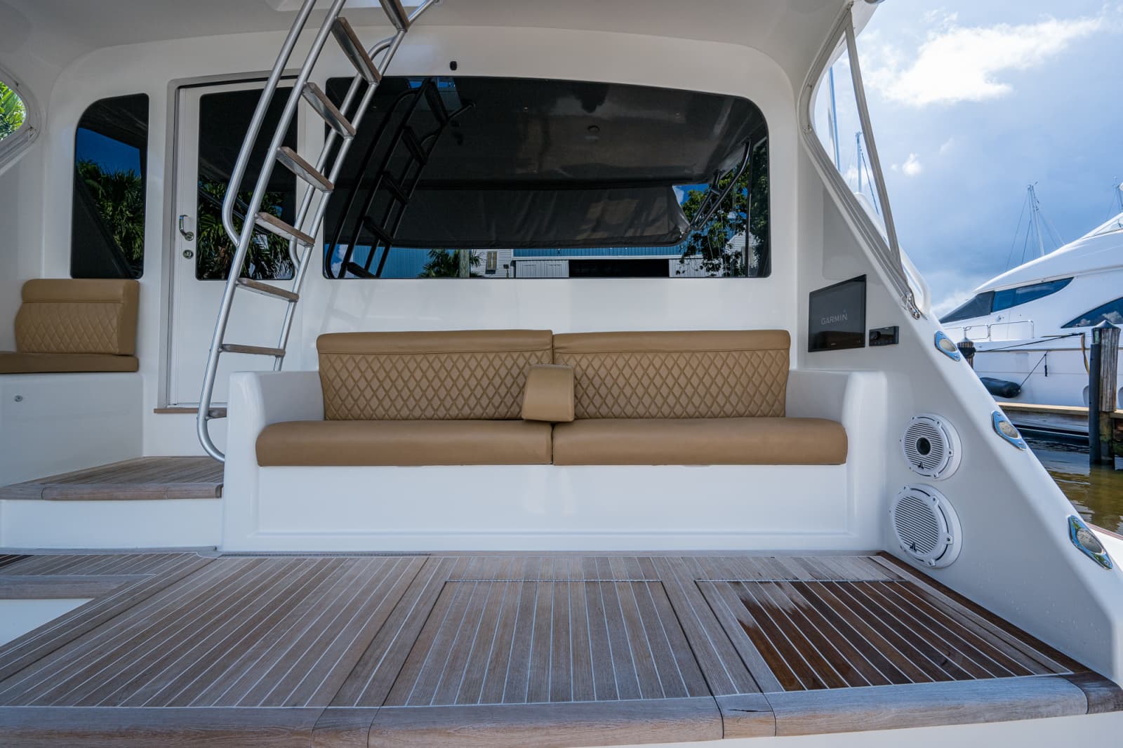 2011 Viking 76 Enclosed Bridge - Photo 4