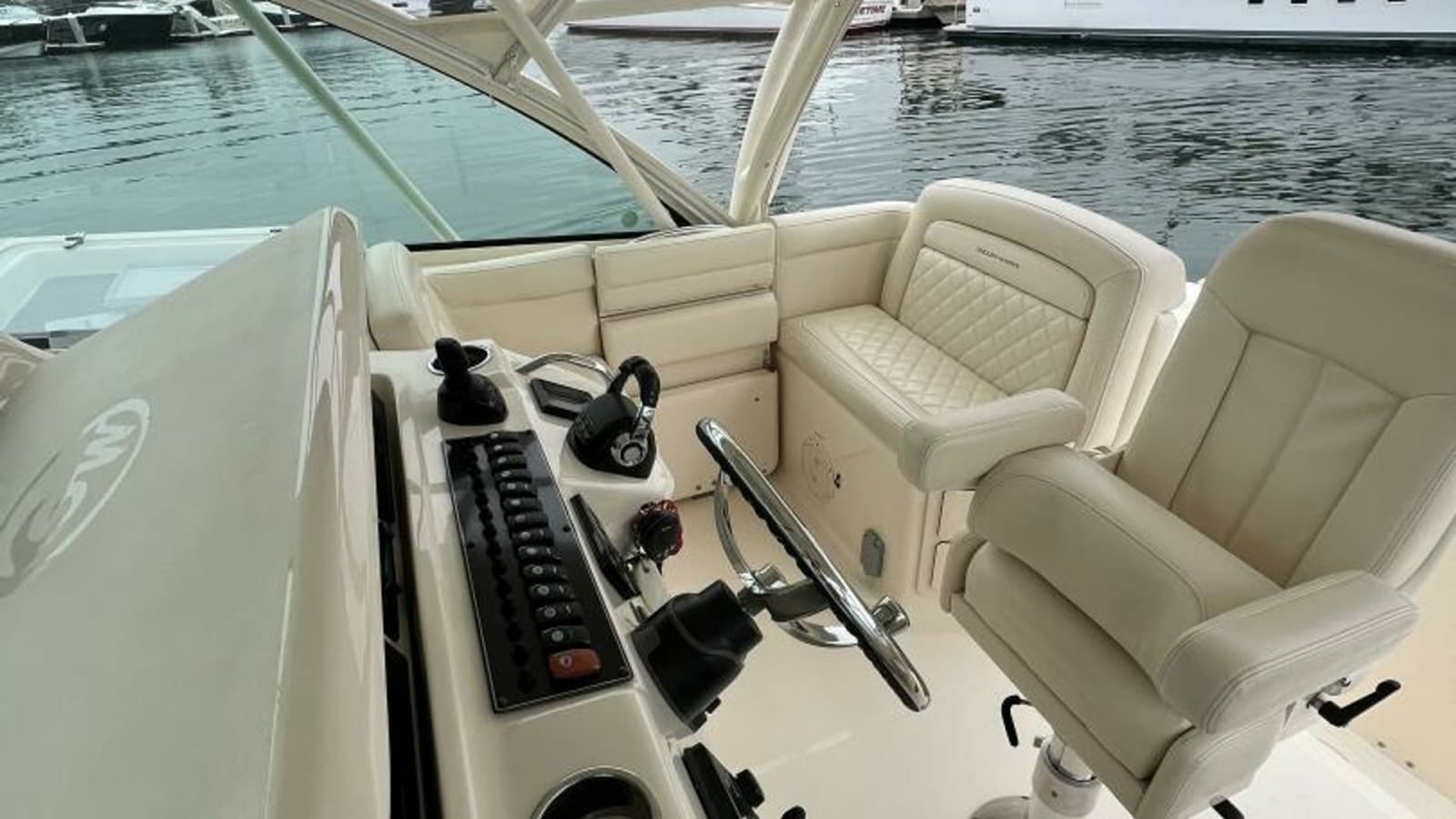 2018 Grady-White 370 Express - Photo 15