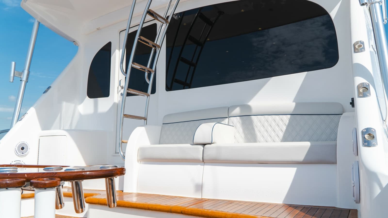 2014 Viking 66 Convertible - Photo 29