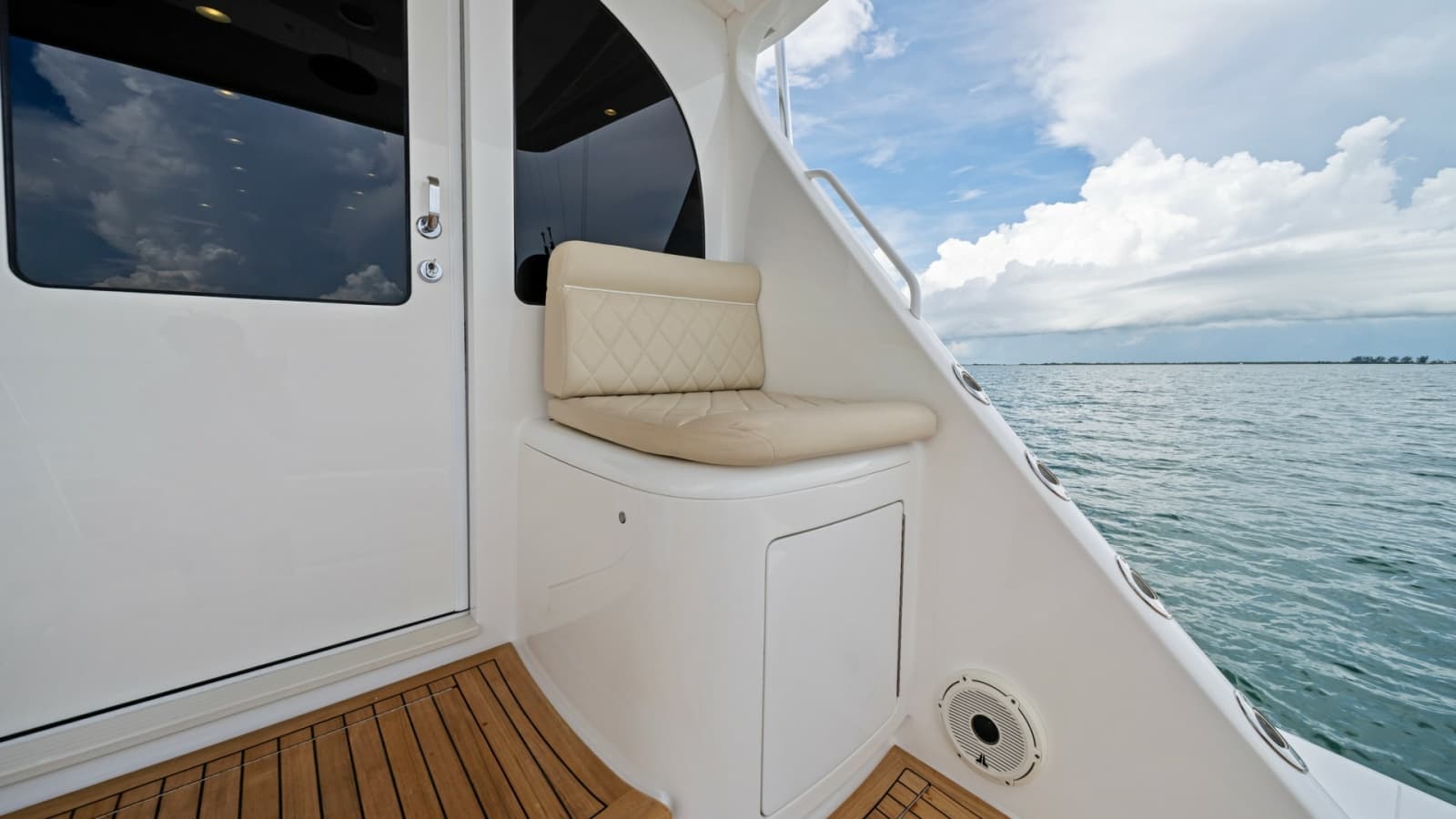 2021 Viking 72 Enclosed Bridge - Photo 65