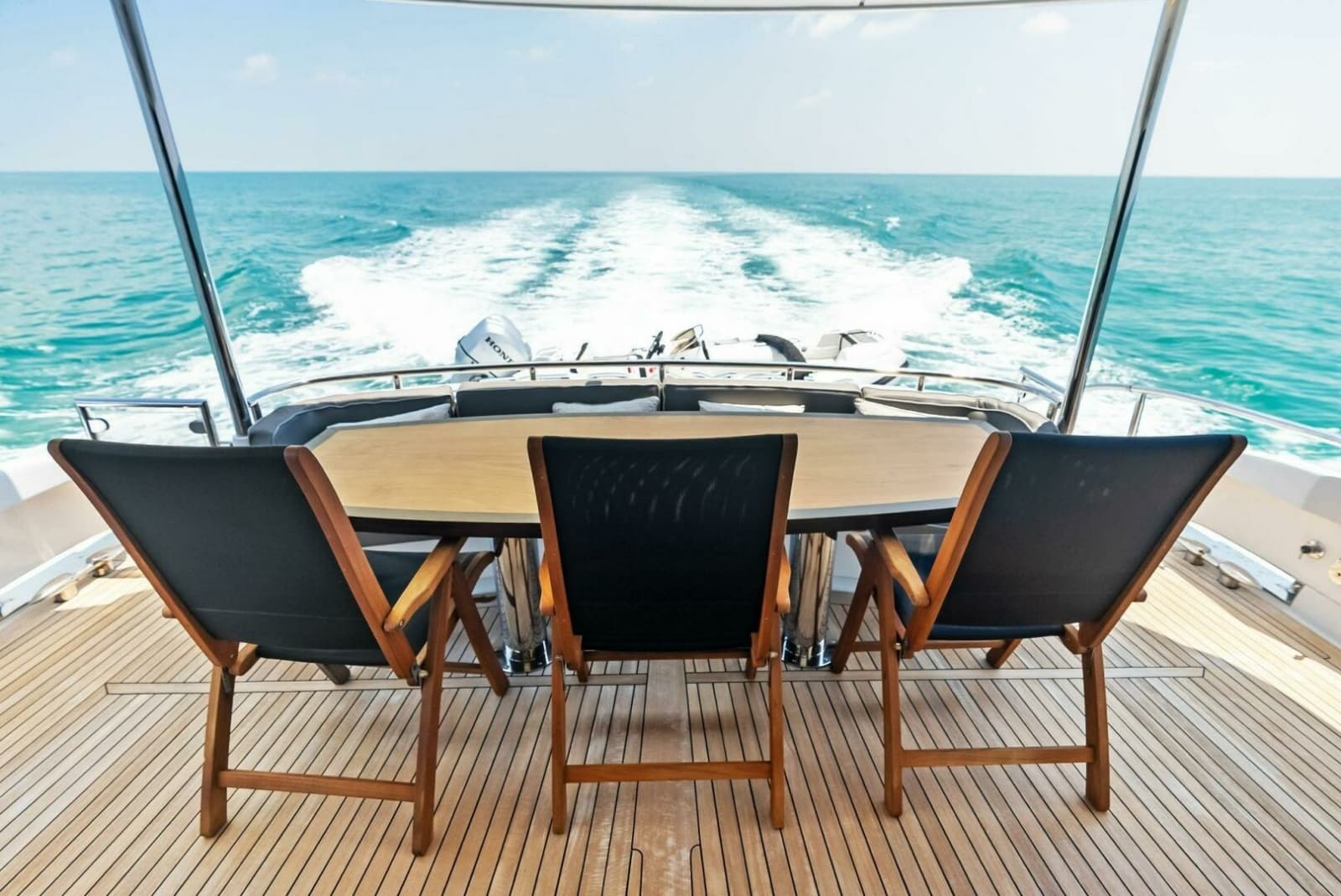 2006 Lazzara Yachts 84 Skylounge - Photo 83