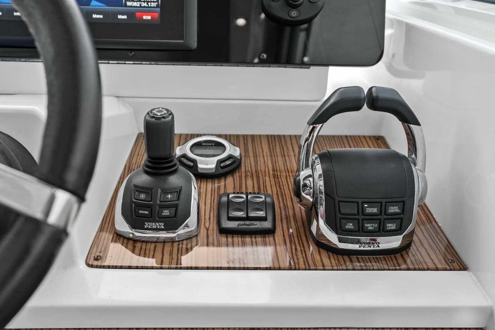 2014 Cruisers Yachts 48 Cantius - Photo 9