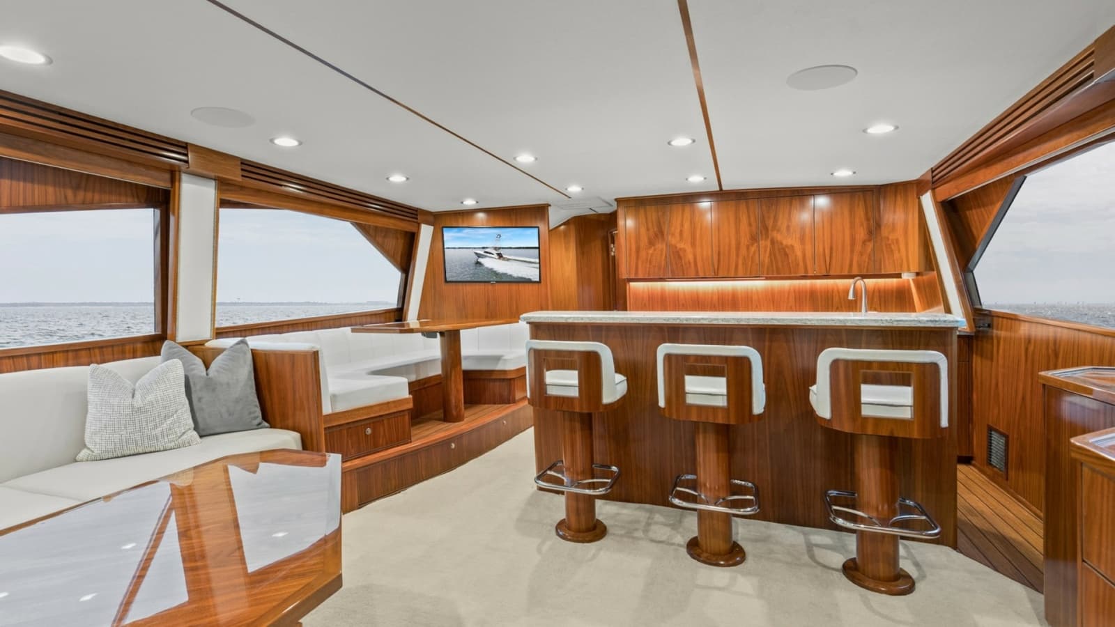 2020 Viking 68 Convertible - Photo 3