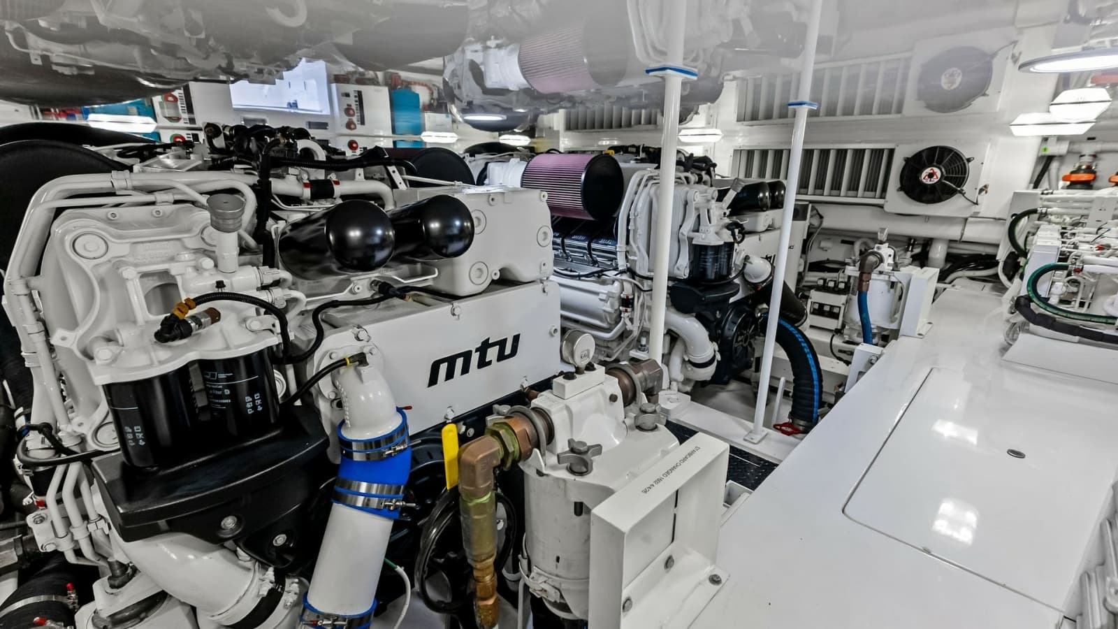 2018 Viking 62 Convertible - Photo 72