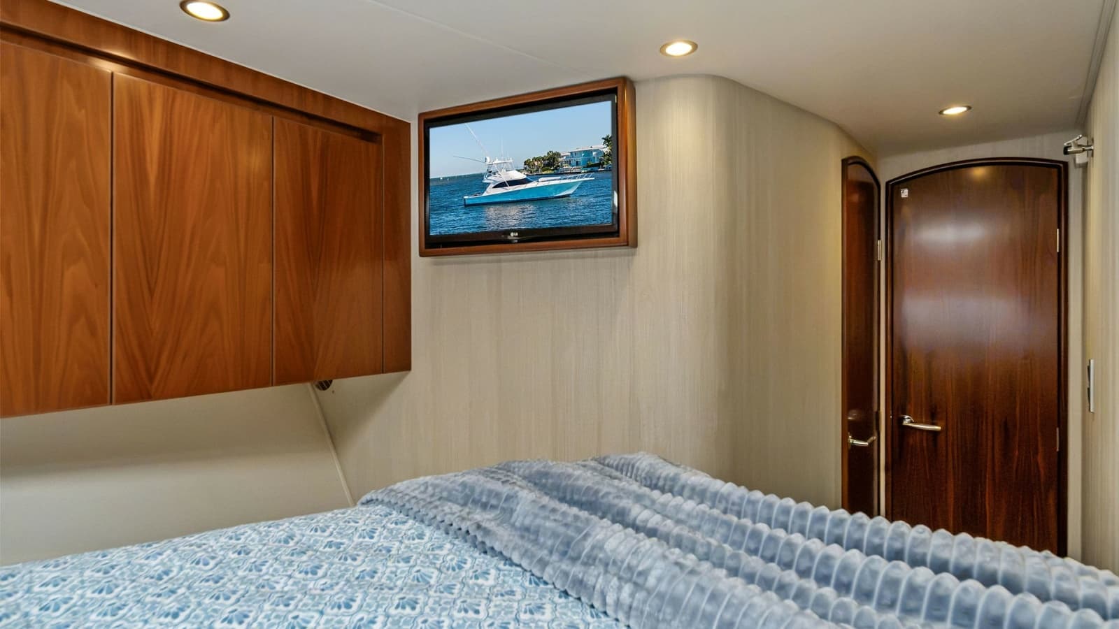 2021 Viking 54 Convertible - Photo 26