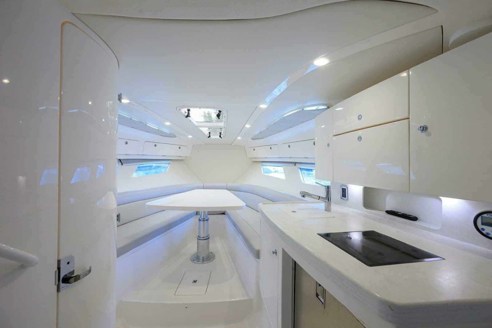 2023 Intrepid 41 Valor - Photo 28