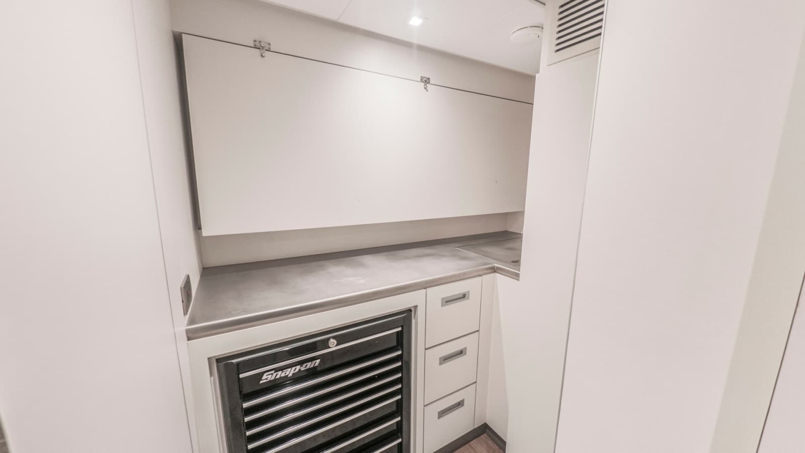 2024 Ocean Alexander 28E - Photo 56