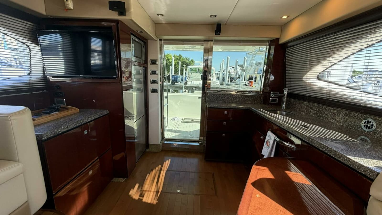 2008 Sea Ray 47 Sedan Bridge - Photo 6