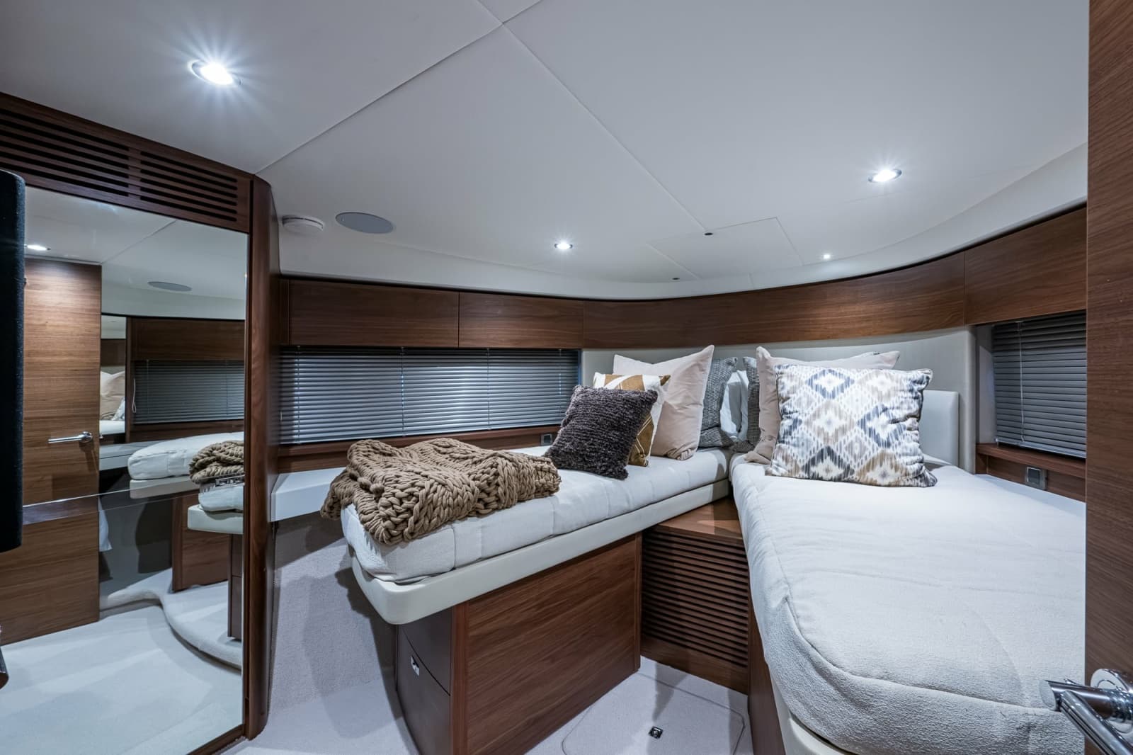 2025 Princess F45 - Photo 45