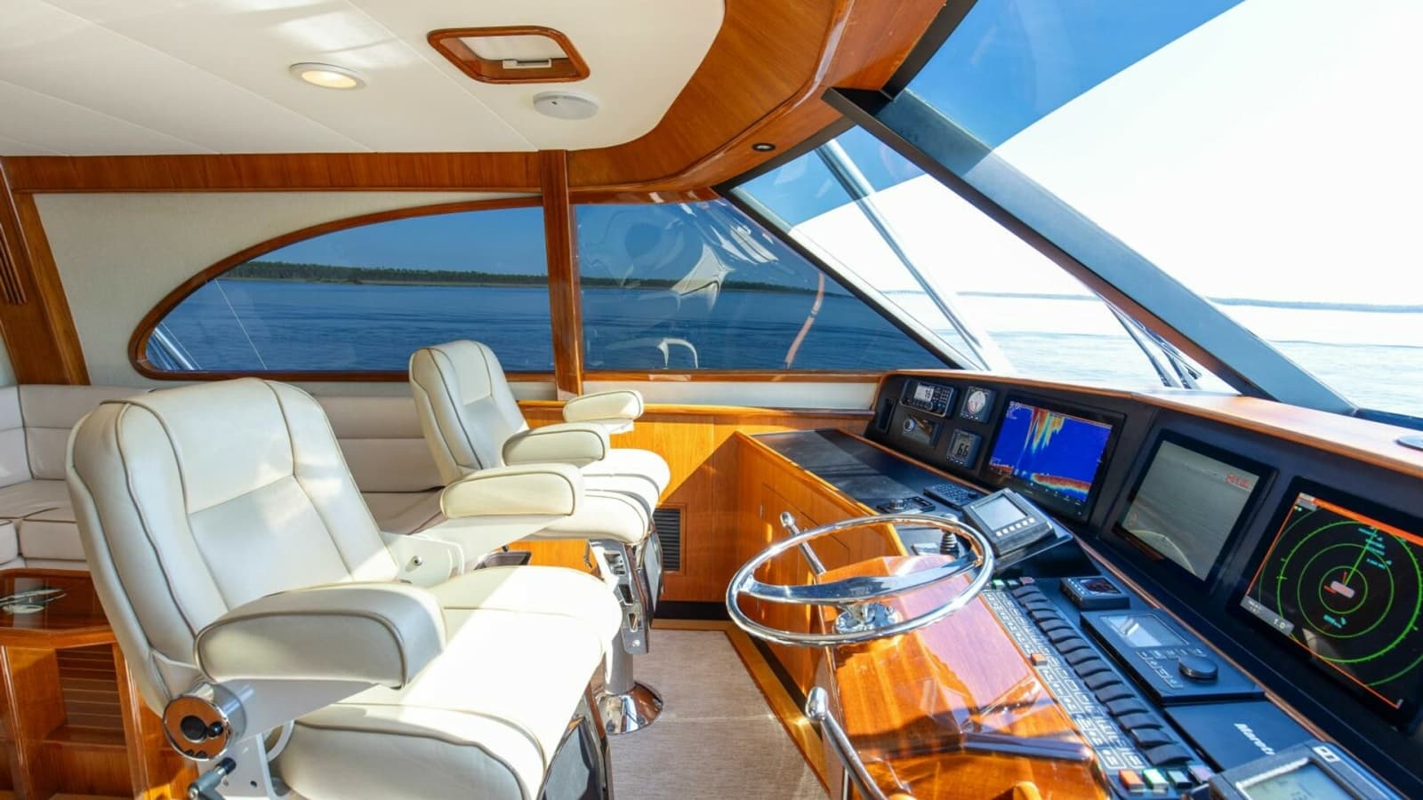 2005 Whiticar 76 Enclosed Bridge - Photo 3
