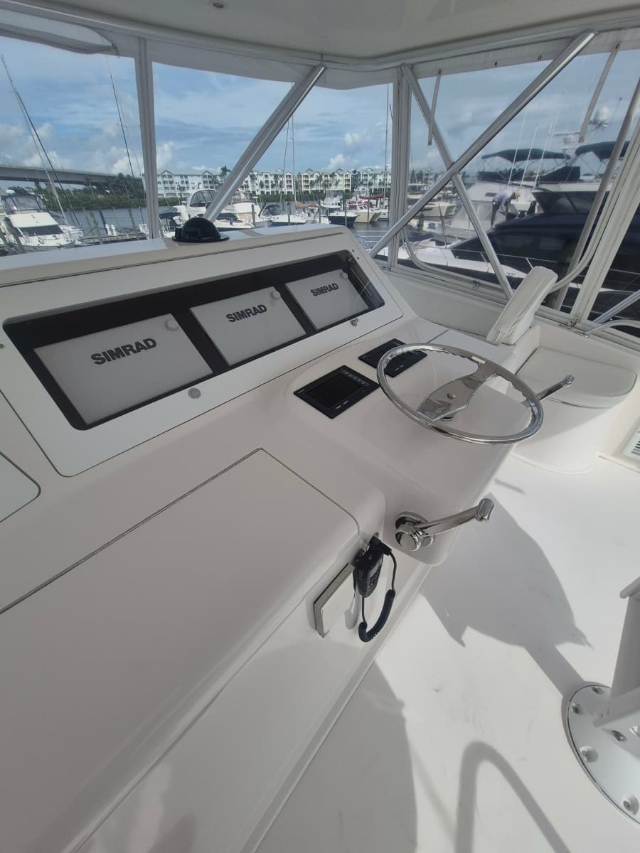 2006 Viking 56 Convertible - Photo 5