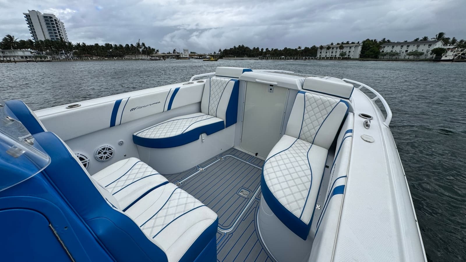 2016 Midnight Express 39S Cuddy - Photo 9