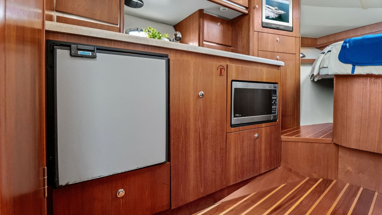 2007 Tiara Yachts 32 Open - Photo 7
