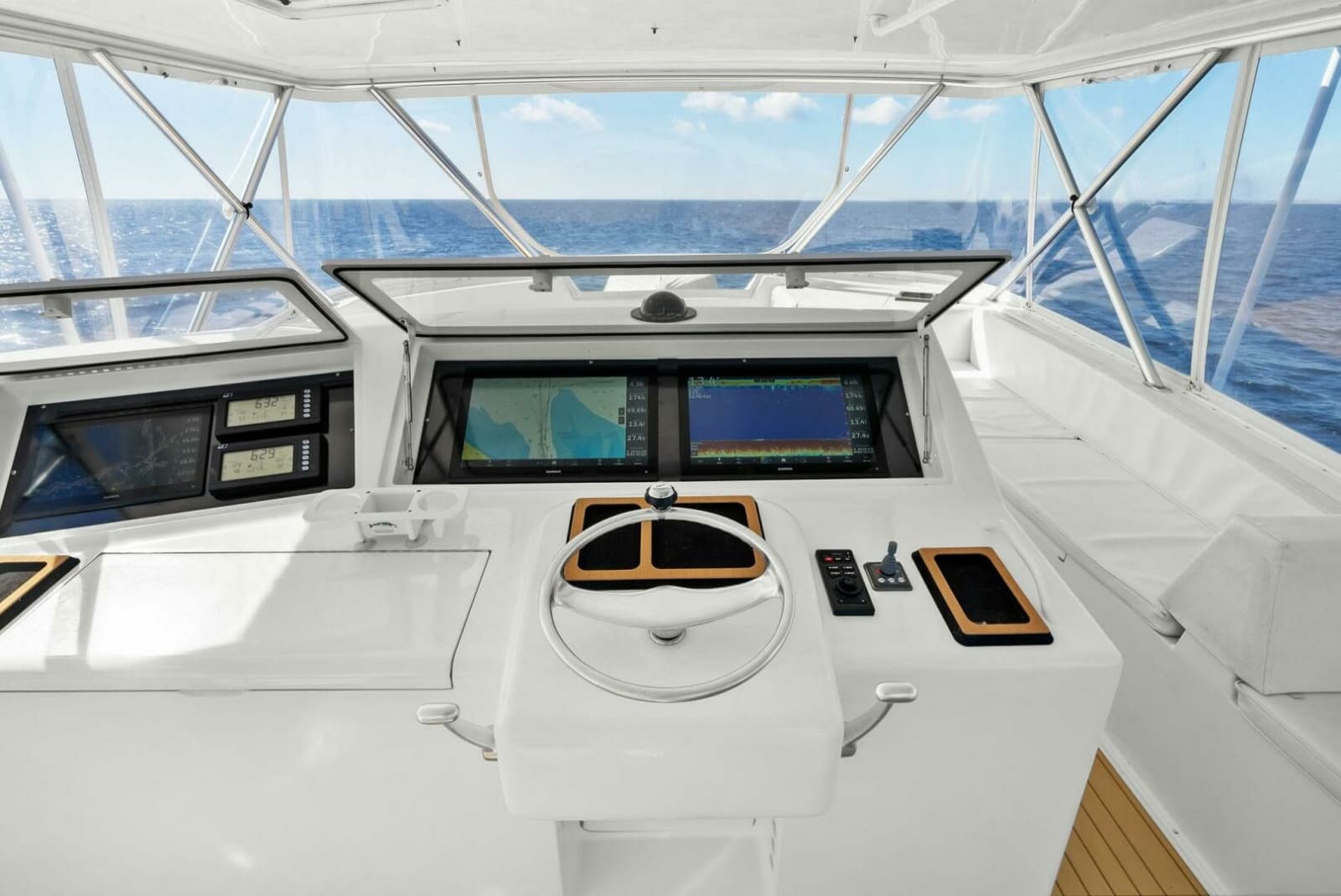 2002 Viking 65 Convertible - Photo 53