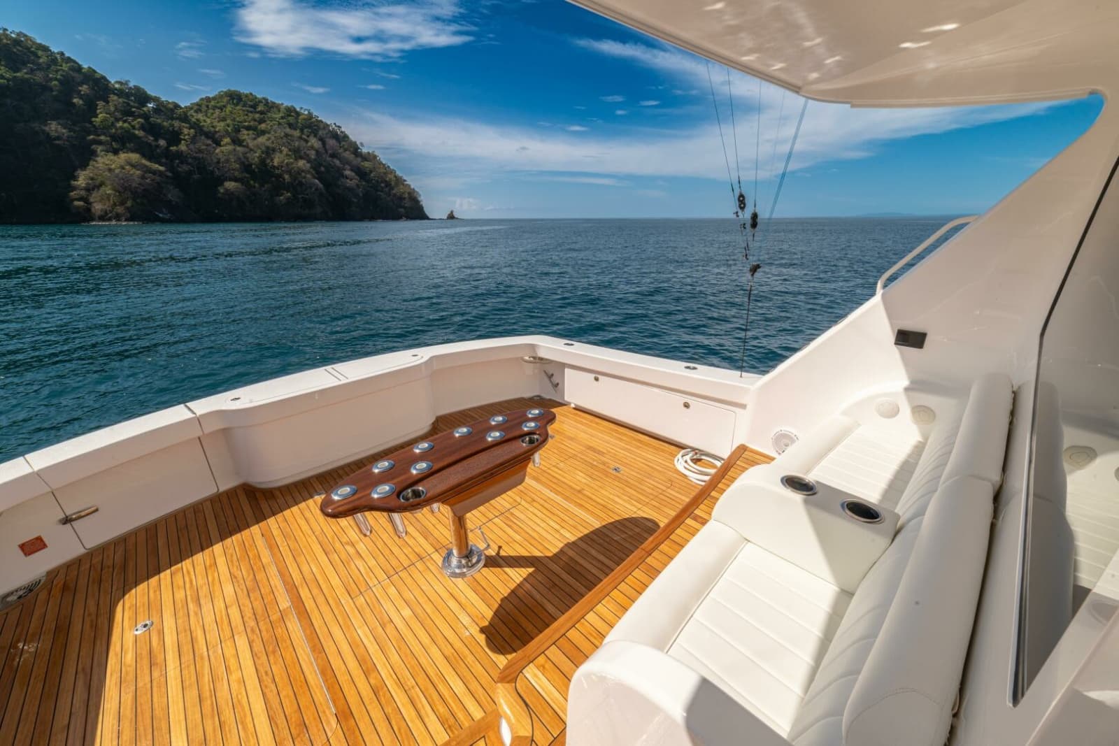 2025 Viking 58 Convertible - Photo 6