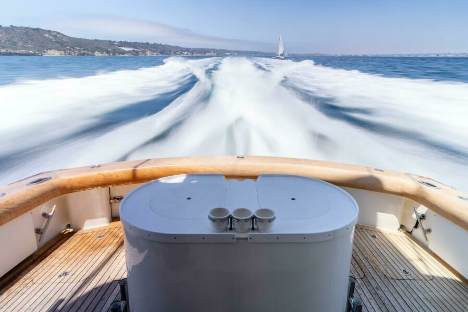2004 Hatteras 54 Convertible - Photo 6