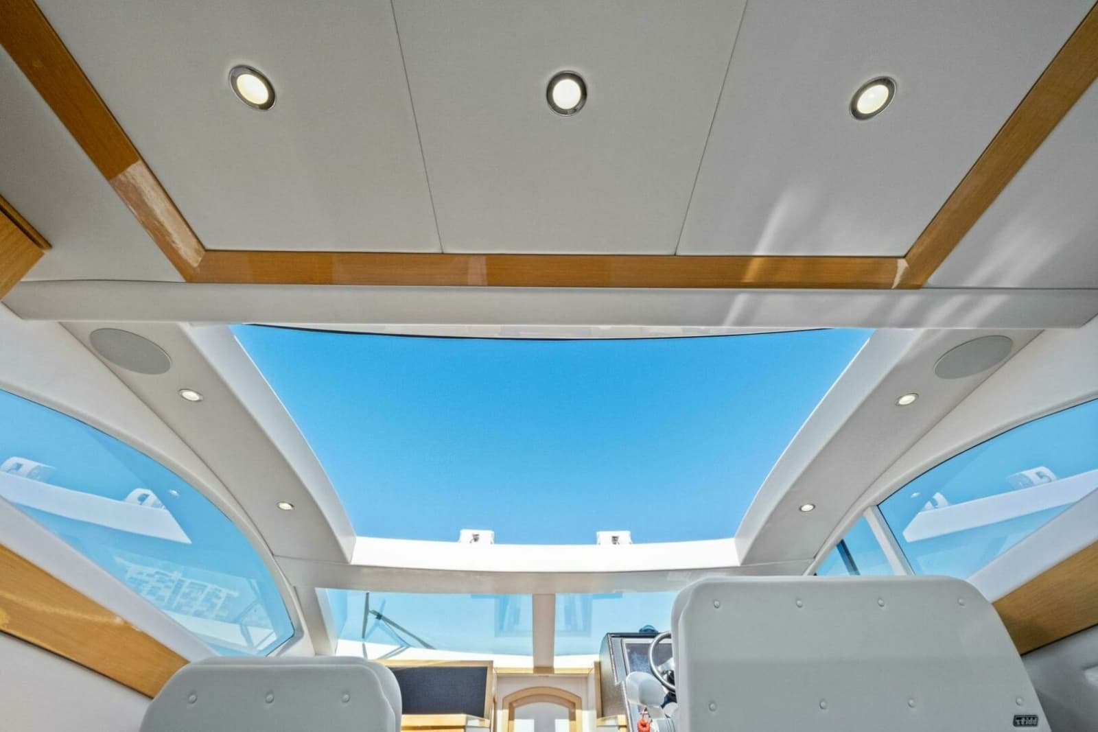 2018 Mares 47 Outboard Express Catamaran - Photo 45