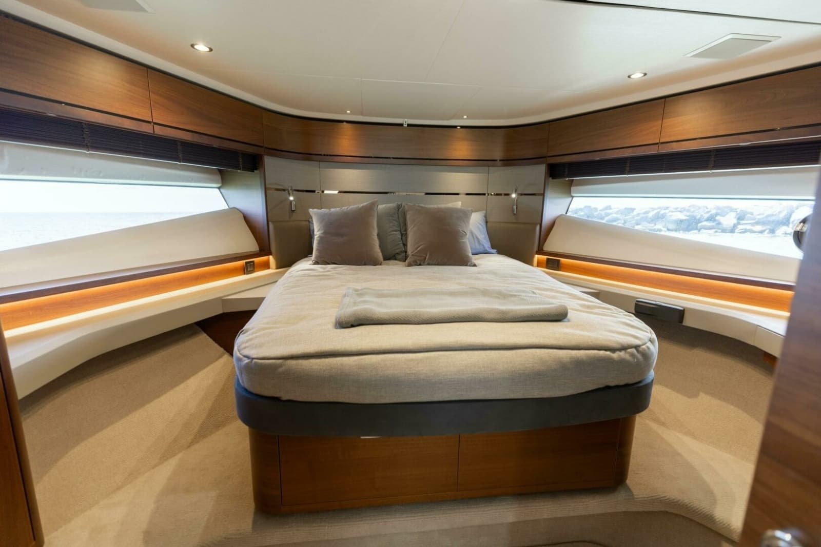 2019 Princess S65 - Photo 36