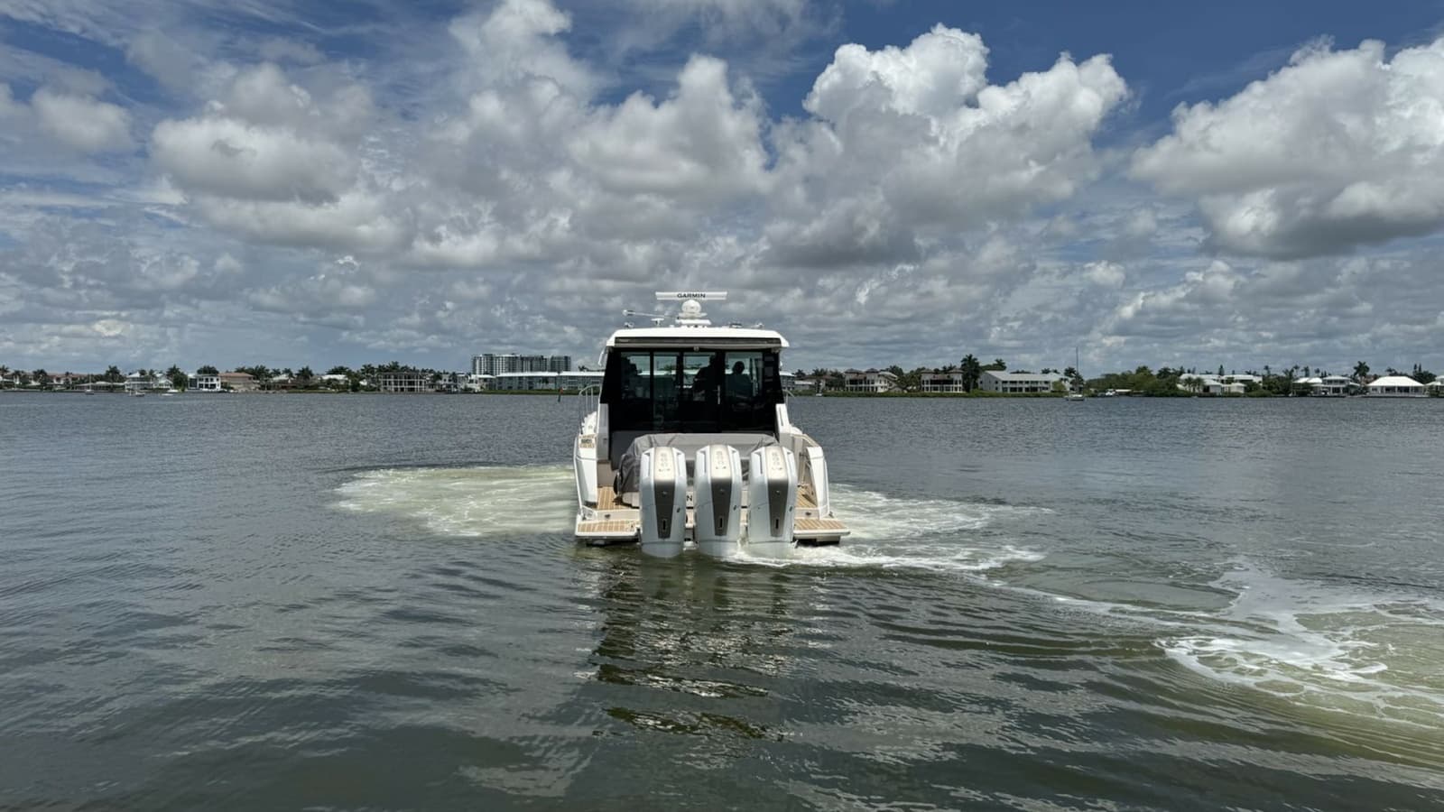 2025 Tiara Yachts 48LE - Photo 11