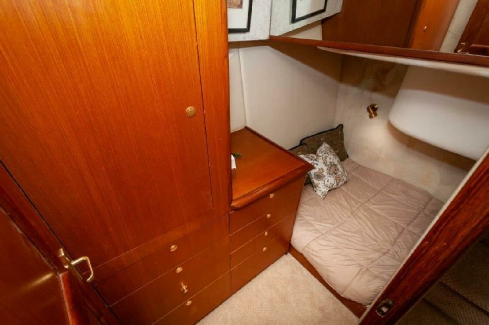 1998 Ocean 48 Super Sport - Photo 24