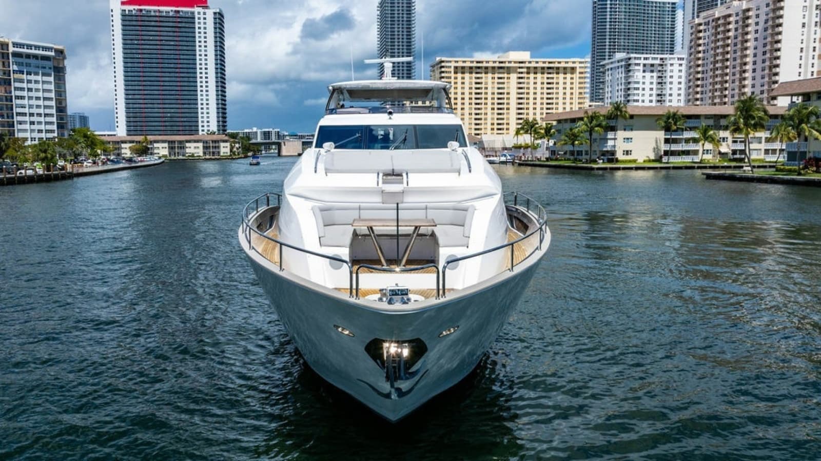 2019 Sunseeker 95 Motor Yacht - Photo 3