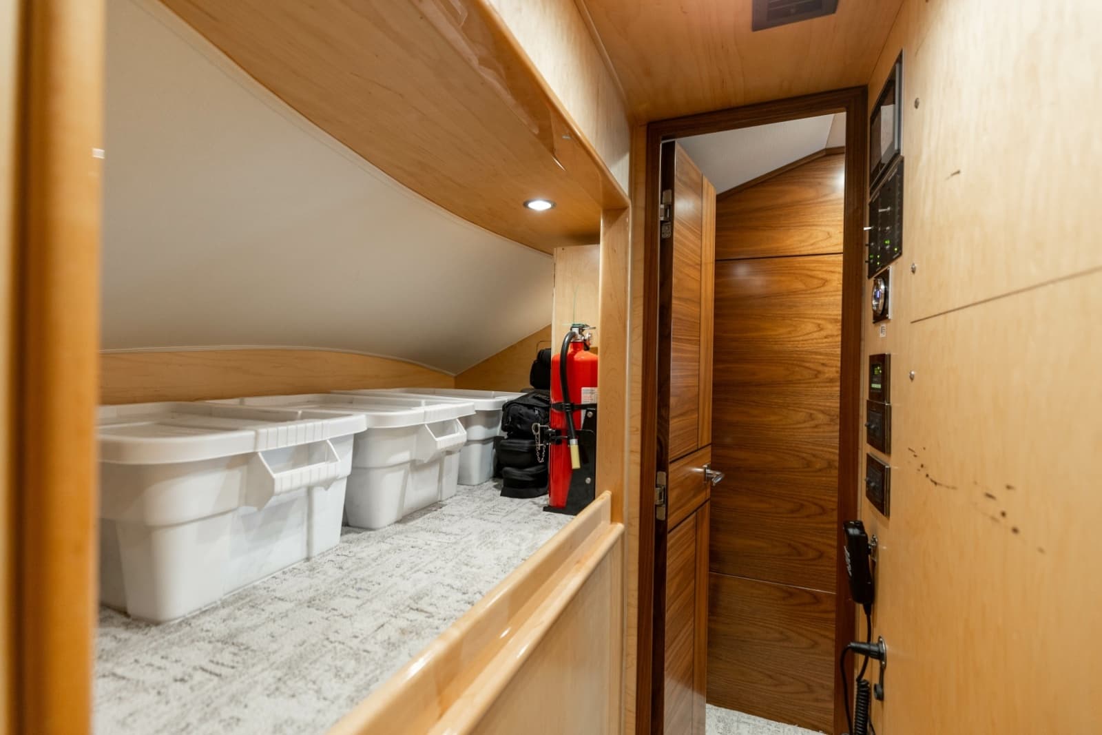 2023 Viking 72 Convertible - Photo 21