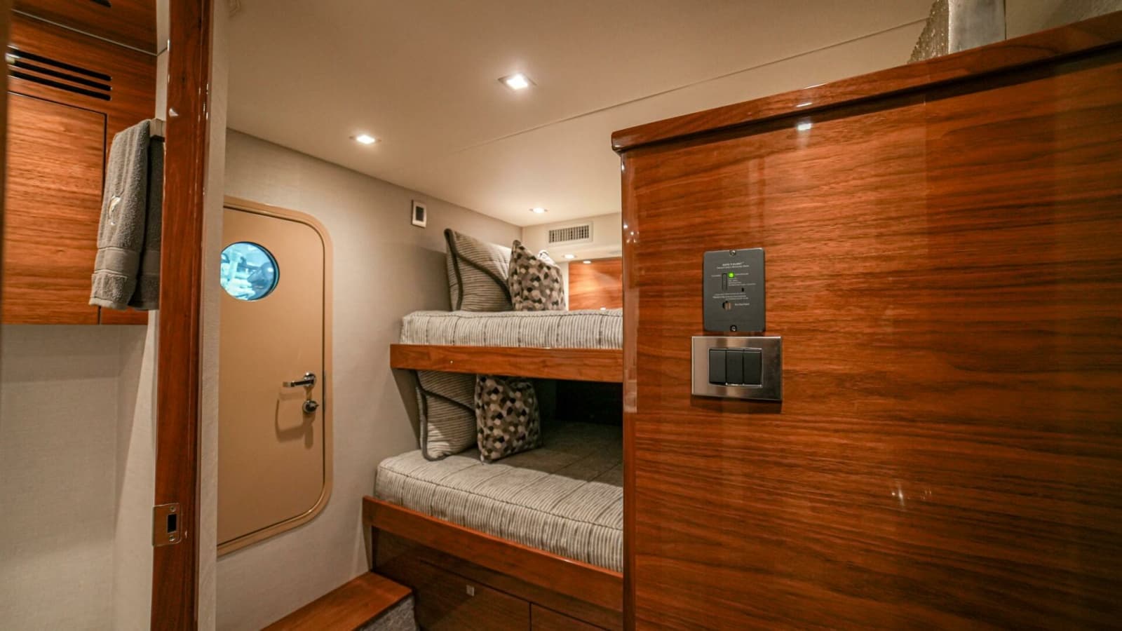 2023 Viking 72 Convertible - Photo 91