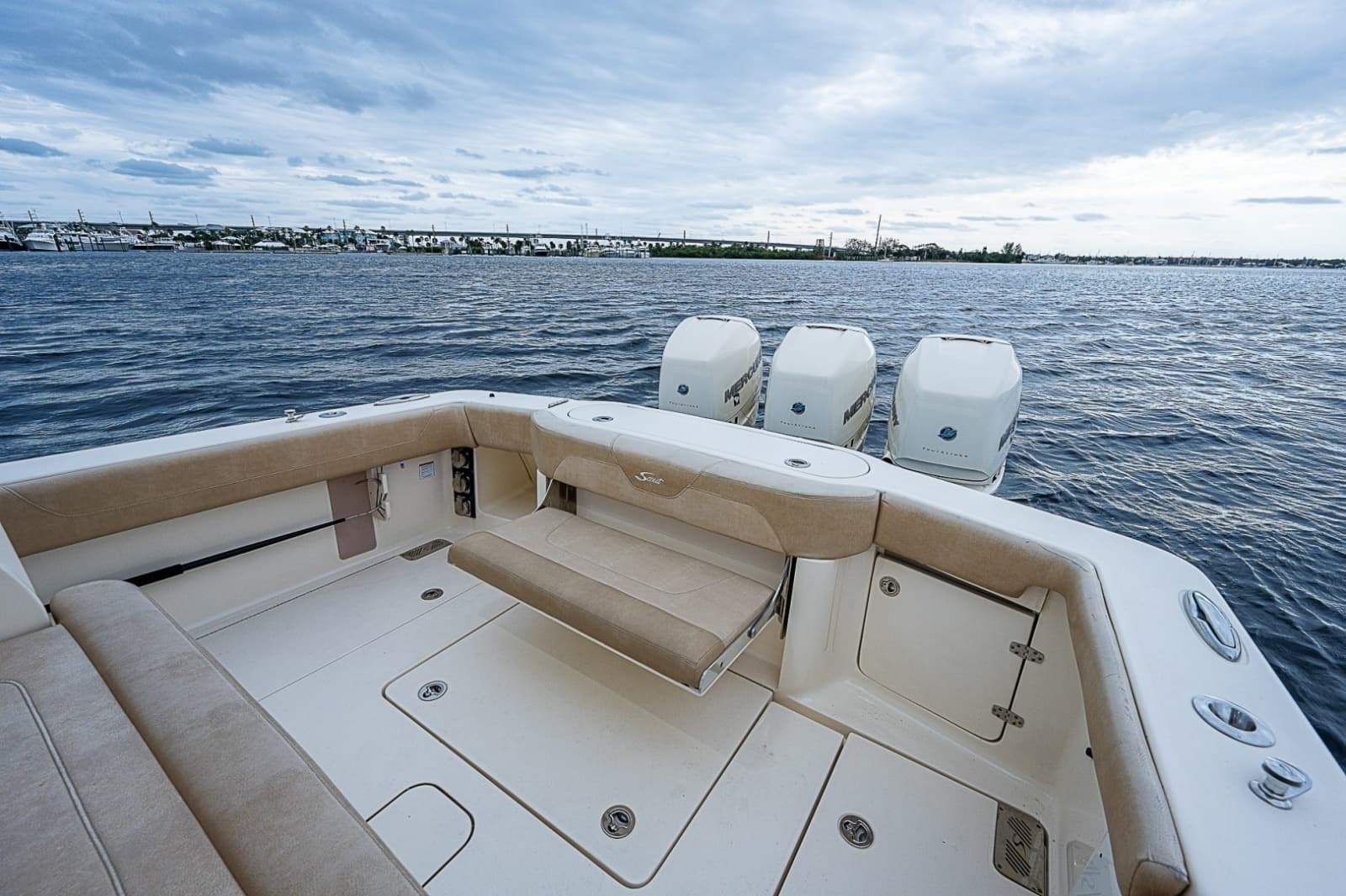 2018 Scout 355 LXF - Photo 38