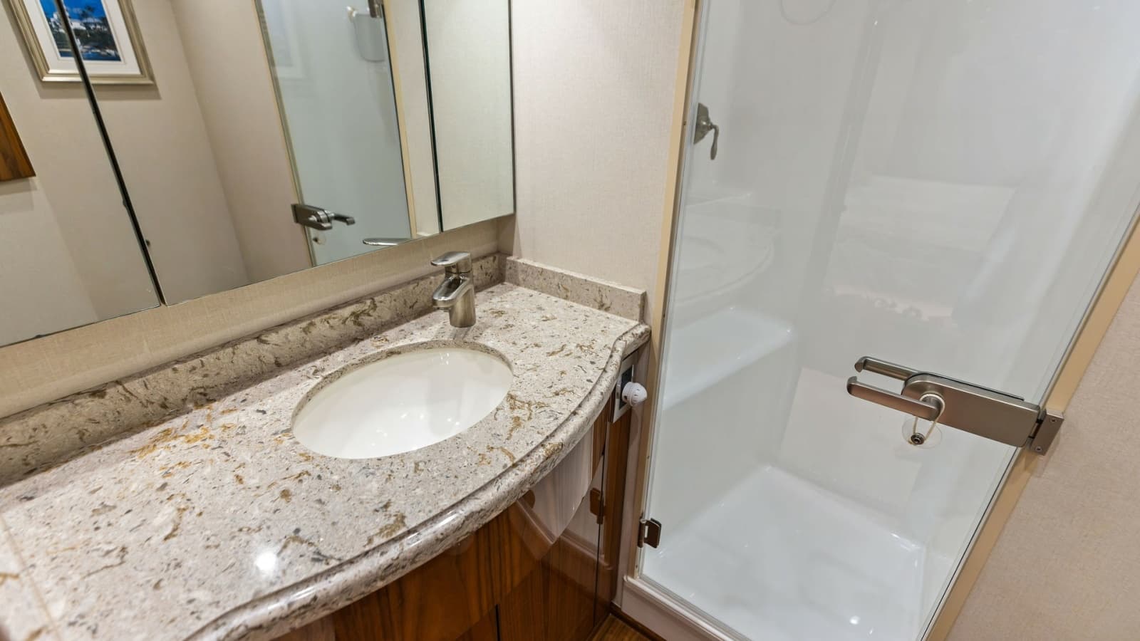 2018 Viking 62 Enclosed Bridge - Photo 48